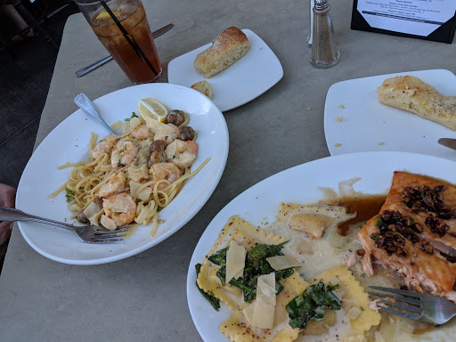 Restaurant «Red White and Brew», reviews and photos, 6740 E McDowell Rd #102, Mesa, AZ 85215, USA