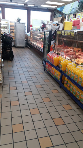 Grocery Store «La Chiquita Supermarket», reviews and photos, 3555 W 26th St, Chicago, IL 60623, USA