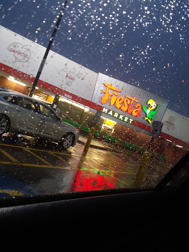 Mexican Grocery Store «Fiesta Mart», reviews and photos, 1300 E Pioneer Pkwy, Arlington, TX 76010, USA