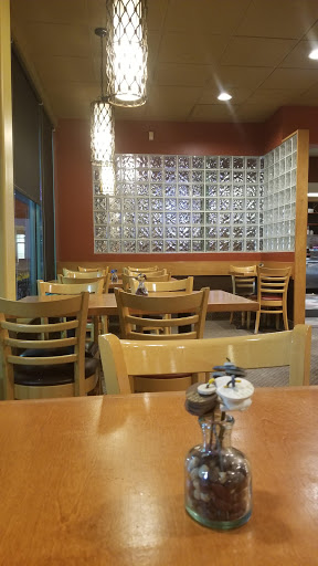 Shopping Mall «Rockside Corners Shopping Center», reviews and photos, 6901 Rockside Rd, Independence, OH 44131, USA