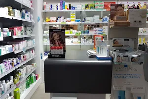 Farmacia y Centro auditivo "La Muralla" image