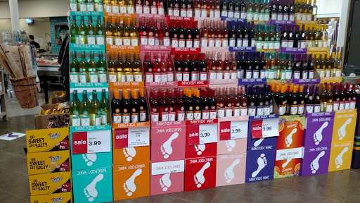 Supermarket «Hy-Vee», reviews and photos, 1403 N Veterans Pkwy, Bloomington, IL 61704, USA