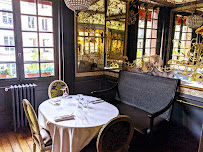 Atmosphère du Restaurant Le Petit Bouillon Pharamond à Paris - n°1