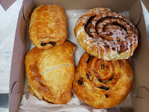 Restaurant «La Baguette French Bread and Pastry Shop», reviews and photos, 3088 Poplar Ave, Memphis, TN 38111, USA