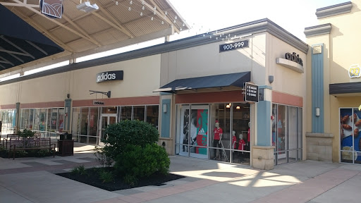 Shopping Mall «Cincinnati Premium Outlets», reviews and photos, 400 Premium Outlets Dr, Monroe, OH 45050, USA