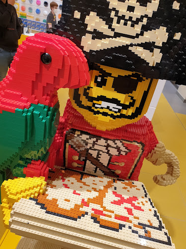 Comments and reviews of The LEGO® Store Edinburgh