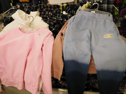 Discount Store «Big Value Outlet», reviews and photos, 718 Dartmouth St, South Dartmouth, MA 02748, USA