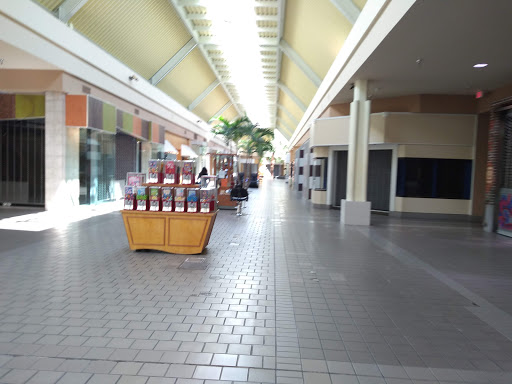 Shopping Mall «North Shore Square Mall», reviews and photos, 150 Northshore Blvd, Slidell, LA 70460, USA