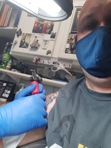 Tattoo Shop «Skin Prints Studio», reviews and photos, 403 S Farwell St, Eau Claire, WI 54701, USA