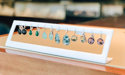 Jewelry Store «IW Marks Jewelers», reviews and photos, 3841 Bellaire Blvd, Houston, TX 77025, USA