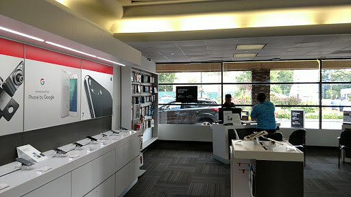Verizon Wireless - College Point, 132-07 14th Ave, College Point, NY 11356, USA, 