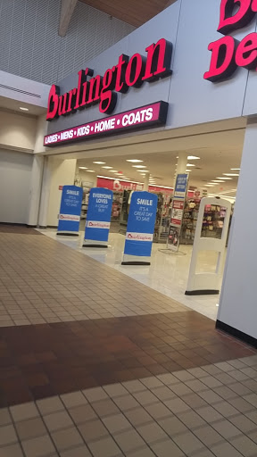 Shopping Mall «HarMar Mall», reviews and photos, 2100 Snelling Ave N, Roseville, MN 55113, USA