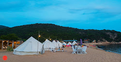 Photo de Vinh Hy Beach protégé par des falaises