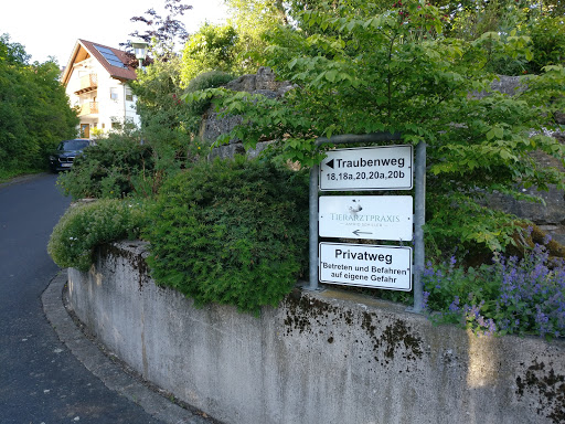 Tierarztpraxis Astrid Schiller unter Ochsenfurt, Bayern
