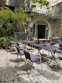 Atmosphère du Restaurant le Castel à Aiguèze - n°4