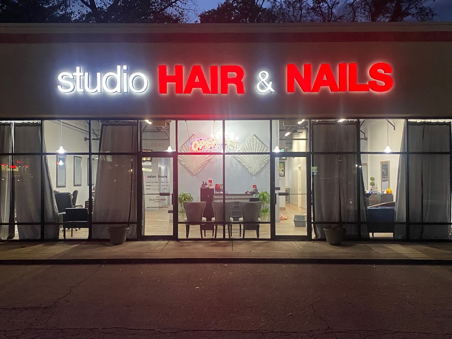 Studio HAIR & NAILS