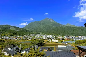 Onsen Ryokan mountains image
