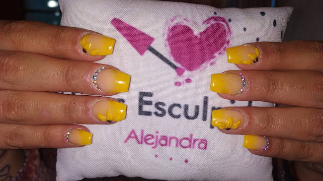 Uñas Esculpidas Alejandra