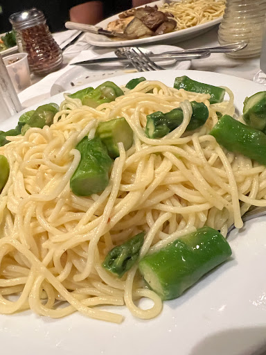 Little Tonis Restaurant image
