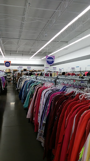 Thrift Store «99th & Camelback Goodwill Retail Store & Donation Center», reviews and photos, 10005 W Camelback Rd, Phoenix, AZ 85037, USA