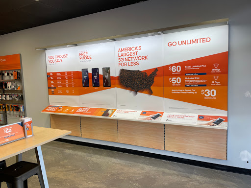 Electronics Repair Shop «Boost Mobile By Smile Wireless 2», reviews and photos, 5442 Central Florida Pkwy, Orlando, FL 32821, USA