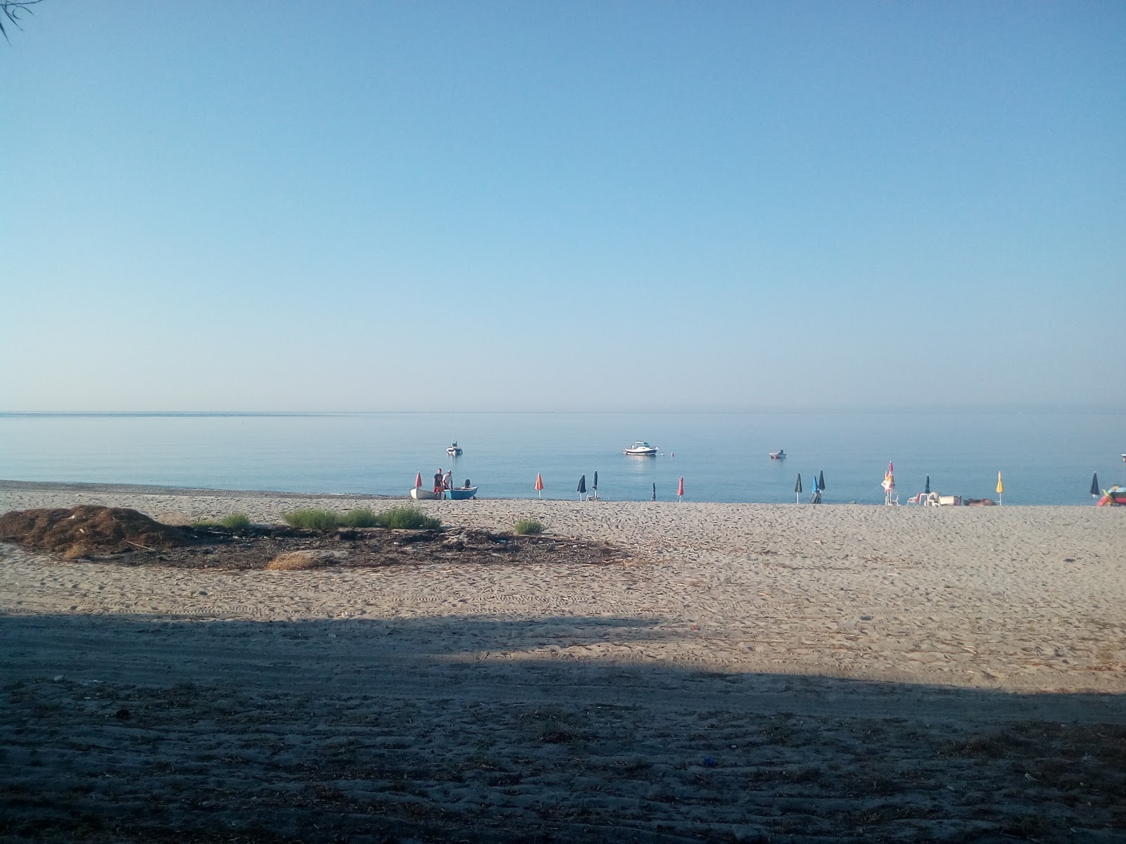 Fotografija Spiaggia Cundufuri Marina z srednje stopnjo čistoče