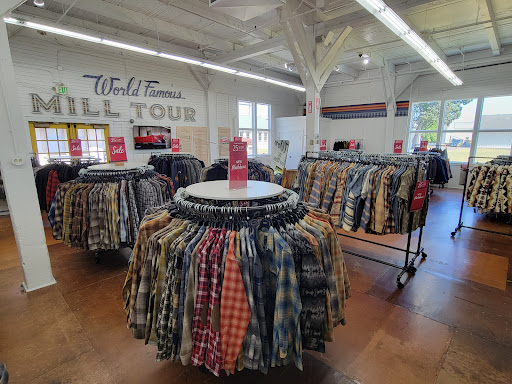 Clothing Store «Pendleton Washougal Mill Store», reviews and photos, 2 Pendleton Way, Washougal, WA 98671, USA
