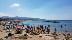 Marina di Casal Velino Beach'in fotoğrafı - rahatlamayı sevenler arasında popüler bir yer