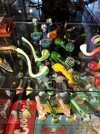 Tobacco Shop «Kazzaz Smoke Shop», reviews and photos, 6355 W Montrose Ave, Chicago, IL 60634, USA