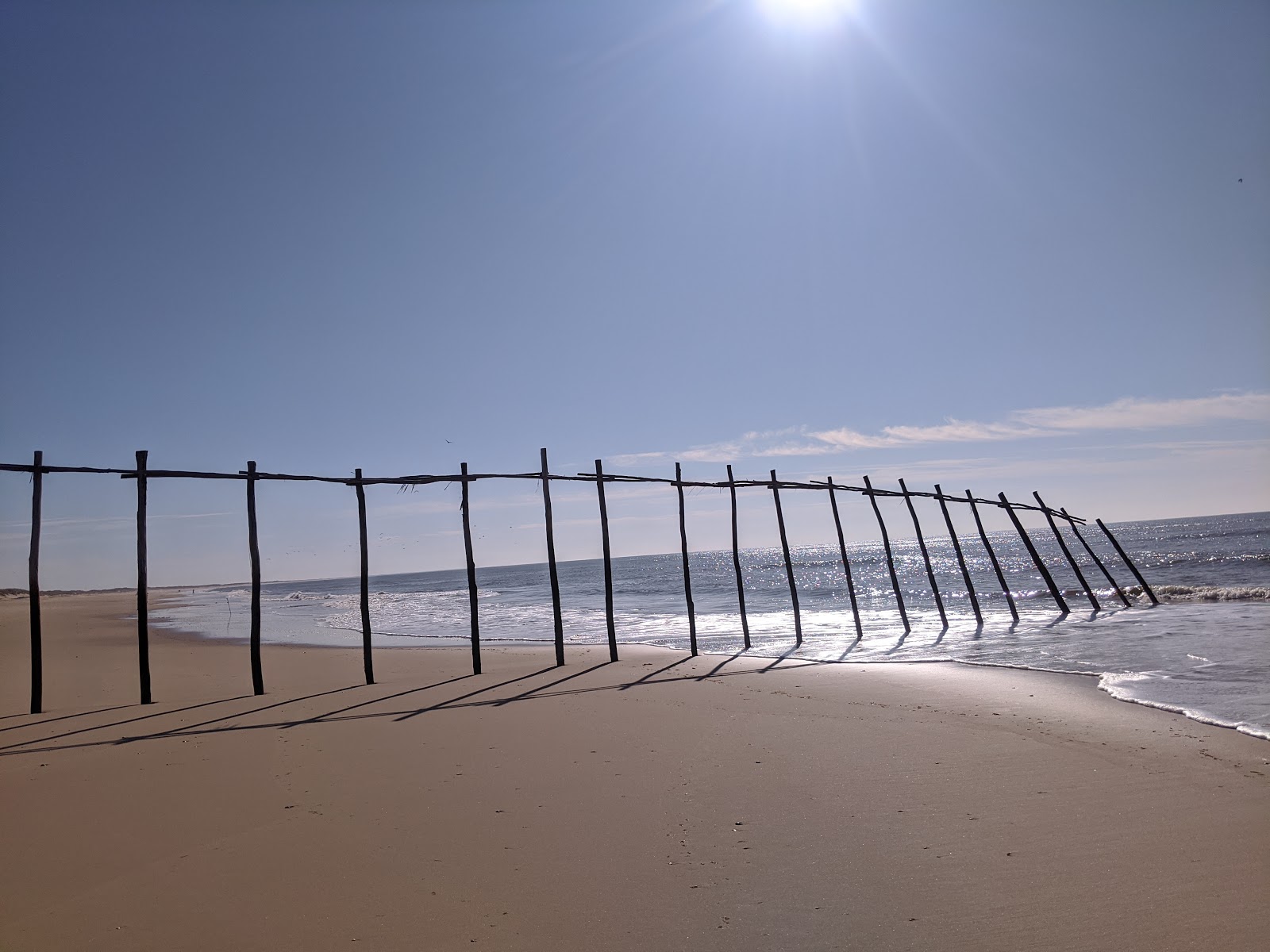Φωτογραφία του Playa del Coto με φωτεινή άμμος επιφάνεια