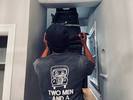 Moving and Storage Service «Two Men and a Truck», reviews and photos, 5328 Bardstown Rd, Louisville, KY 40291, USA