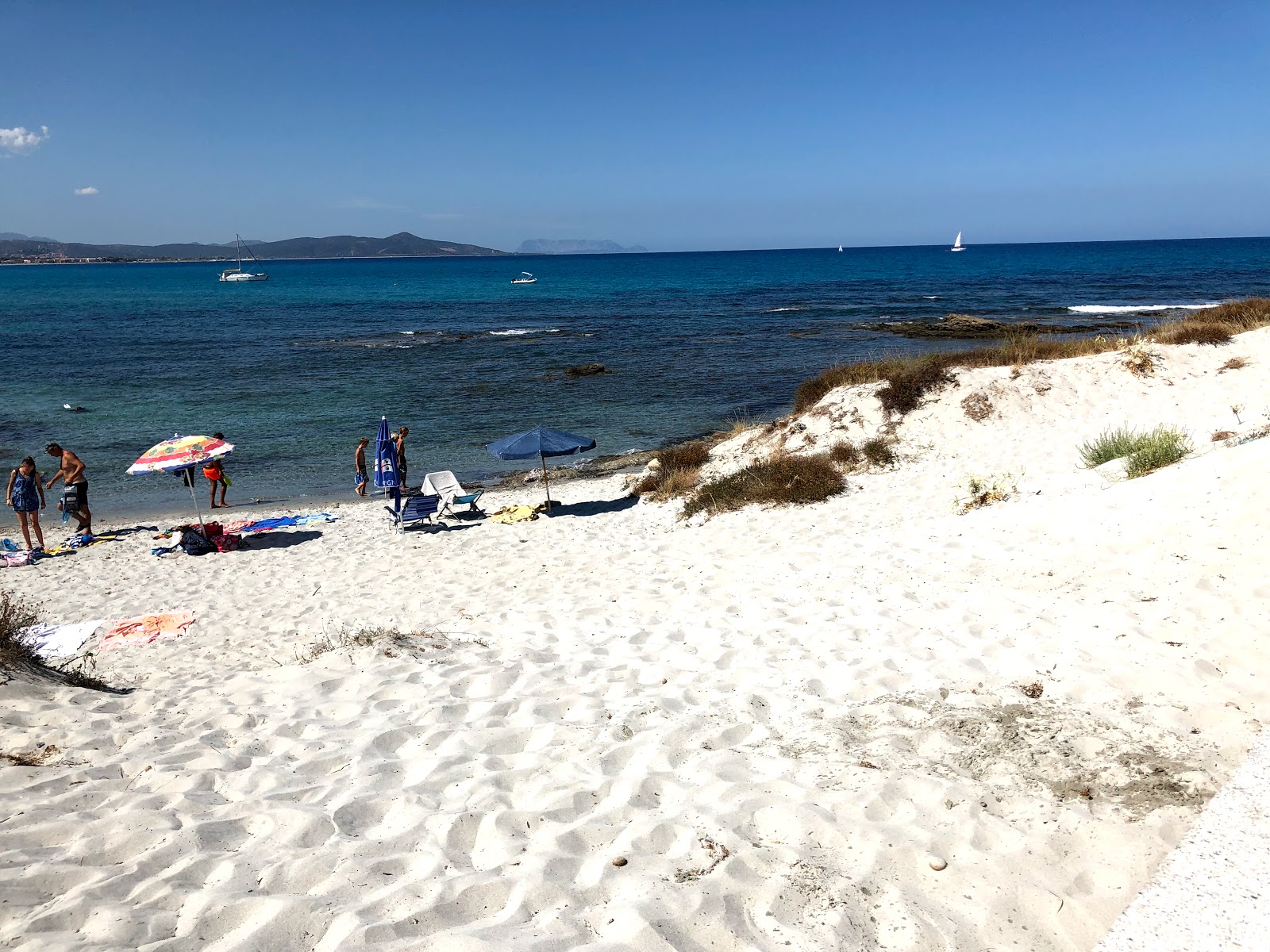 Santa Lucia Beach'in fotoğrafı - rahatlamayı sevenler arasında popüler bir yer