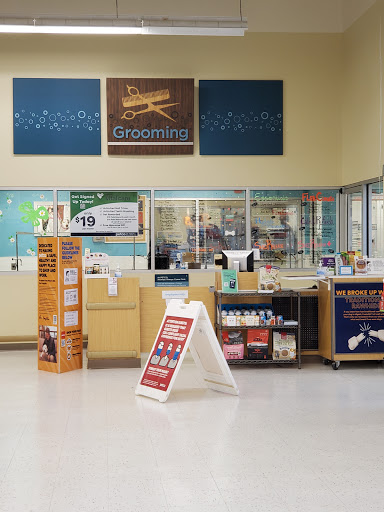 Pet Supply Store «Petco Animal Supplies», reviews and photos, 3165 Alpine Ave NW g, Walker, MI 49544, USA