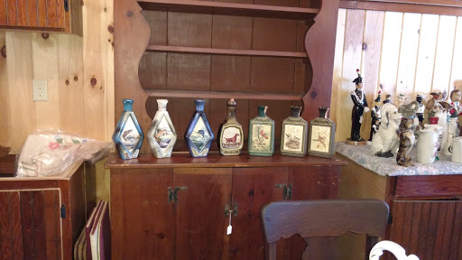 Flea Market «The Douglas Flea Market», reviews and photos, 436 NE Main St, Douglas, MA 01516, USA