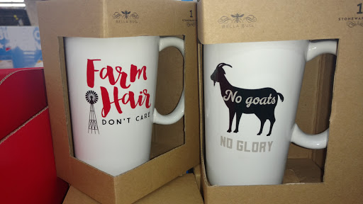 Home Improvement Store «Tractor Supply Co.», reviews and photos, 111 Arrowhead Ct, Frankfort, KY 40601, USA