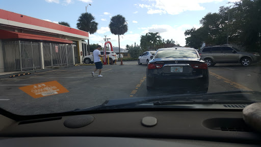 Car wash 2.99 en Hialeah