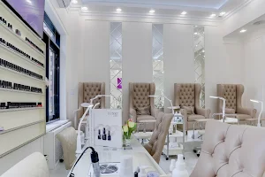 Салон красоты Nails Pro | Маникюр, педикюр, парикмахерская Домодедовская image