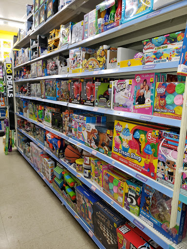 Discount Store «Dollar General», reviews and photos, 1120 W Walnut St, Albany, IN 47320, USA