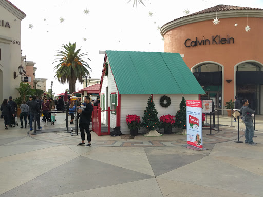 Shopping Mall «Carlsbad Premium Outlets», reviews and photos, 5620 Paseo Del Norte, Carlsbad, CA 92008, USA