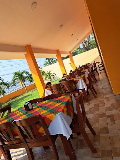 Restaurante Familiar Camarero 2 - 3VV5+RC, 94274 Playa de Vacas, Ver., Mexico