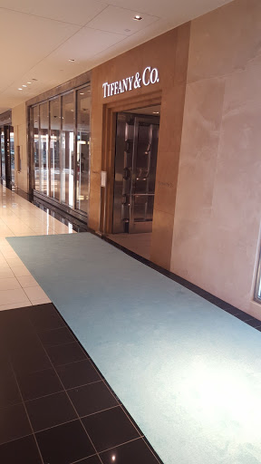 Jewelry Store «Tiffany & Co.», reviews and photos, 5015 Westheimer Rd, Houston, TX 77056, USA