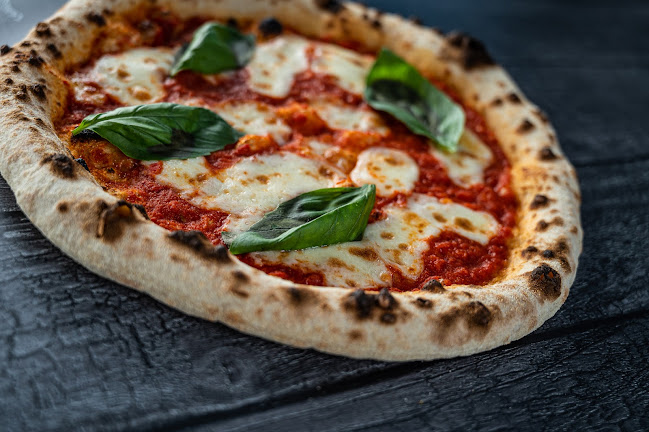 Reviews of wood fire pizza course - Pizza Consultant-Conveyor Pizza Ovens training in London - Pizza