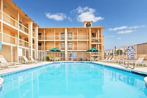 La Quinta Inn by Wyndham Amarillo West Medical Center image