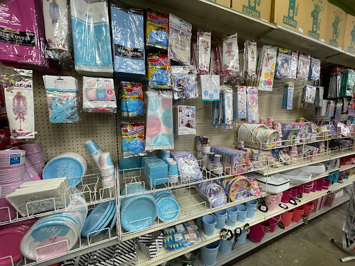Dollar Store «Dollar King LC», reviews and photos, 3433 Foothill Blvd, La Crescenta, CA 91214, USA