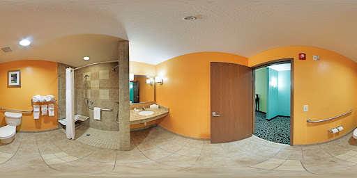 Hotel «Comfort Suites At Fairgrounds-Casino», reviews and photos, 4506 Oak Fair Blvd, Tampa, FL 33610, USA