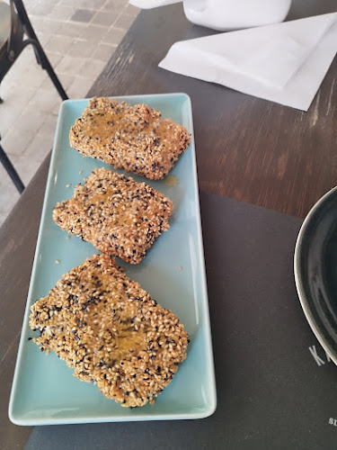 Comentarii opinii despre Karima Kastro