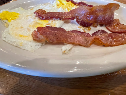 American Restaurant «Cracker Barrel Old Country Store», reviews and photos, 5580 Windward Pkwy, Alpharetta, GA 30004, USA