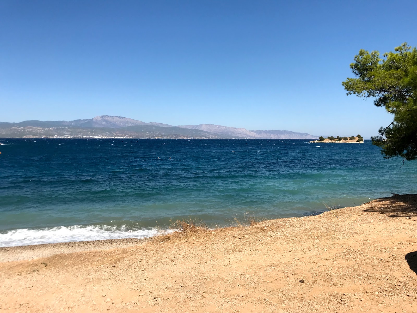 Φωτογραφία του Siderona beach και το όμορφο τοπίο του