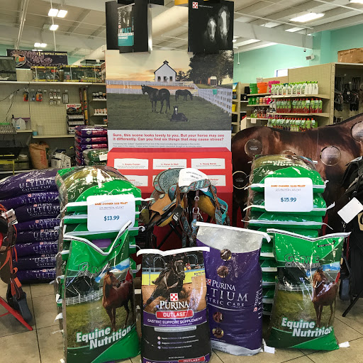 Pet Supply Store «Farm & Pet Outlet - Eustis», reviews and photos, 19814 FL-44, Eustis, FL 32736, USA