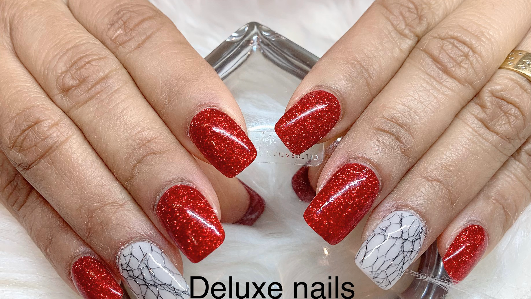 Deluxe Nails Salon